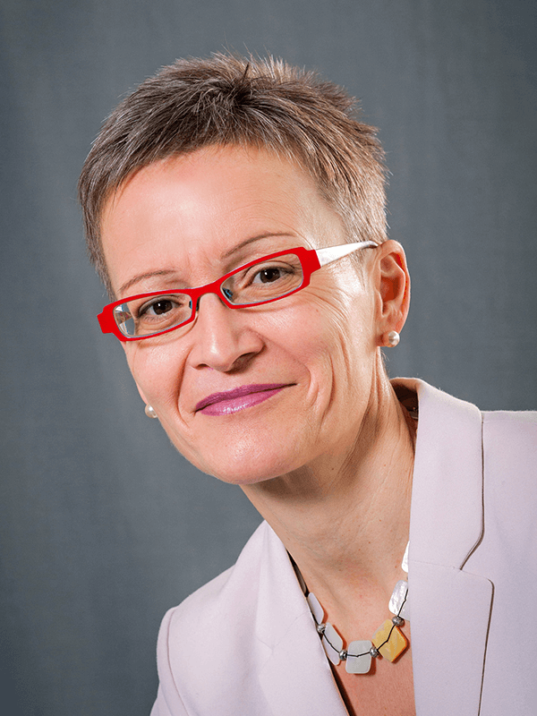 Dr. Regine Komoß Dr. Regine Komoß